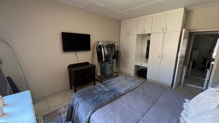 5 Bedroom Property for Sale in Wavecrest Eastern Cape